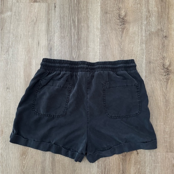 Universal Thread Shorts - Picture 3 of 3